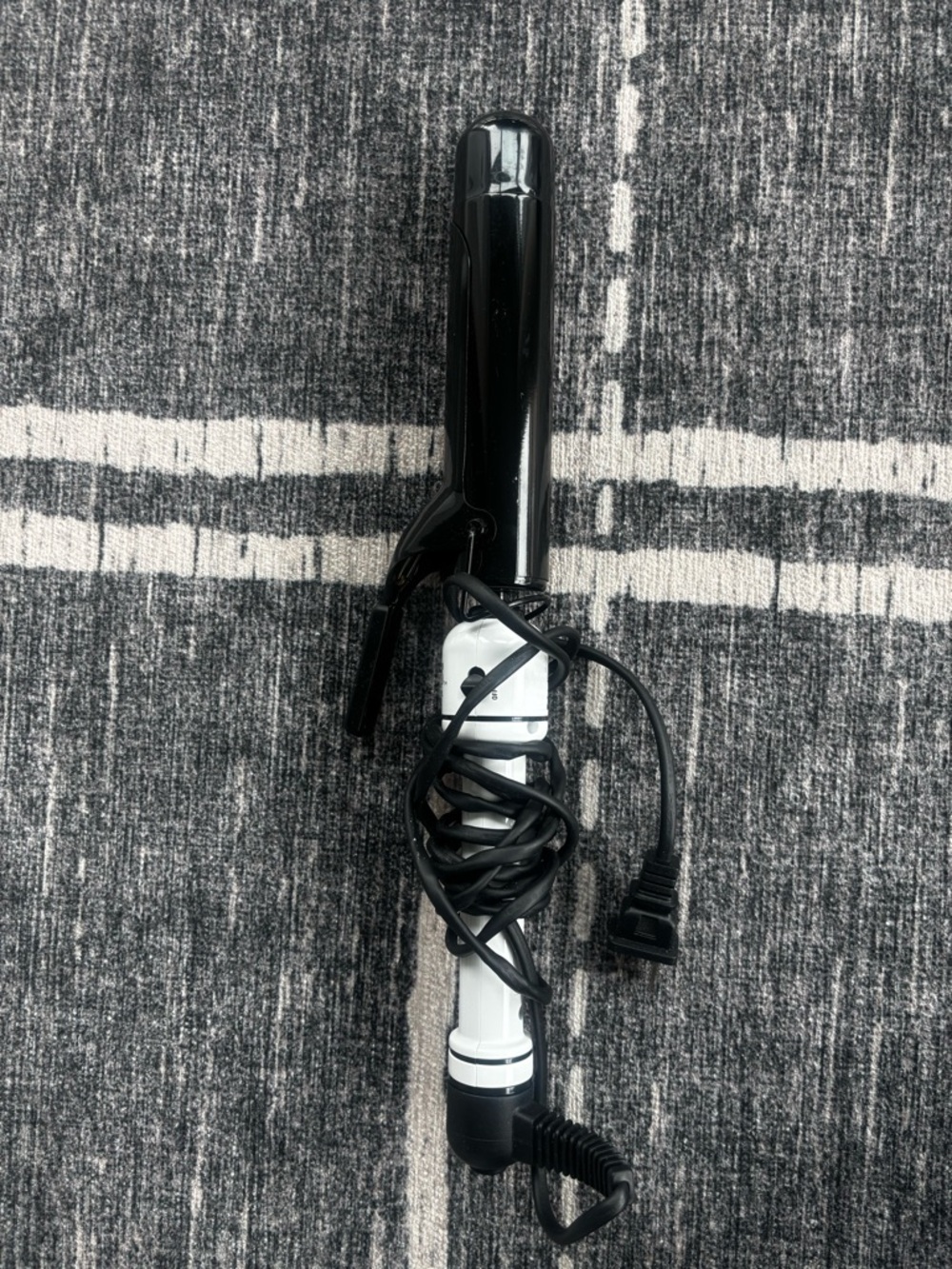 1 1/2” Hot Tools Black and White Curling Iron